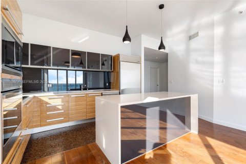 Condo in Miami, Florida, 3 bedrooms  № 1994067 - photo 12