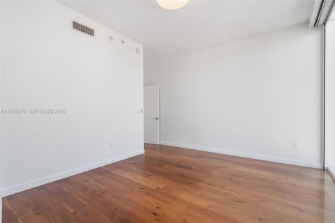 Condo in Miami, Florida, 3 bedrooms  № 1994067 - photo 27