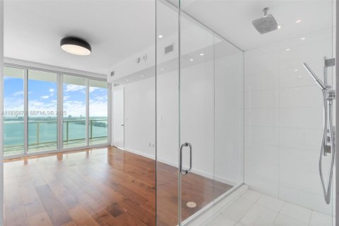 Condo in Miami, Florida, 3 bedrooms  № 1994067 - photo 16