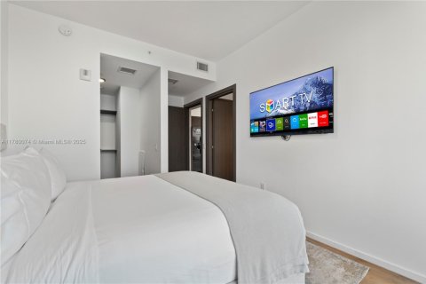 Condo in Miami, Florida, 1 bedroom  № 2055352 - photo 18