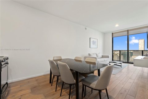 Condo in Miami, Florida, 1 bedroom  № 2055352 - photo 9