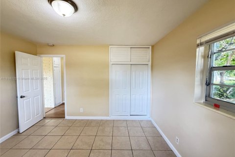 House in Margate, Florida 3 bedrooms, 96.99 sq.m. № 1830143 - photo 16