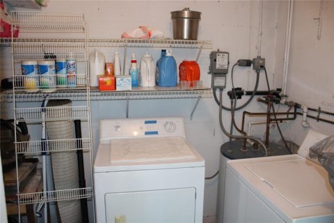 Condo in Saint Petersburg, Florida, 2 bedrooms  № 1657420 - photo 20