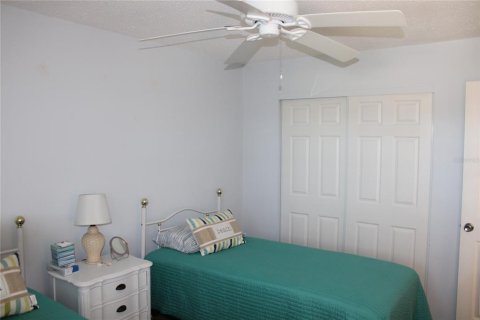 Condo in Saint Petersburg, Florida, 2 bedrooms  № 1657420 - photo 19