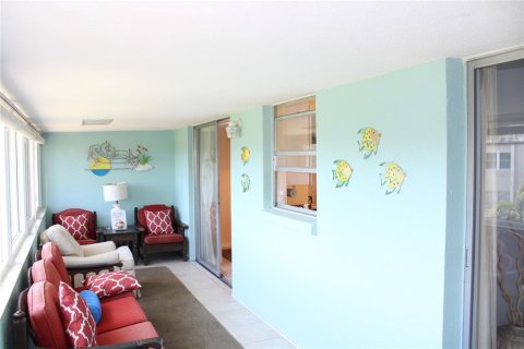 Condo in Saint Petersburg, Florida, 2 bedrooms  № 1657420 - photo 22
