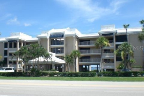 Condo à Punta Gorda, Floride, 3 chambres  № 2112545