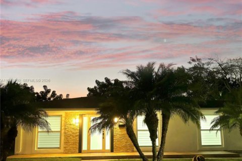 Villa ou maison à Cutler Bay, Floride 3 chambres, 130.81 m2 № 2002153