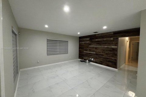 Villa ou maison à vendre à Cutler Bay, Floride: 3 chambres, 130.81 m2 № 2002153 - photo 10