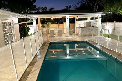Villa ou maison à vendre à Cutler Bay, Floride: 3 chambres, 130.81 m2 № 2002153 - photo 4