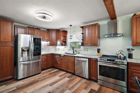 House in Yalaha, Florida 4 bedrooms, 199.55 sq.m. № 1786298 - photo 5