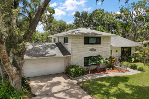 House in Yalaha, Florida 4 bedrooms, 199.55 sq.m. № 1786298 - photo 3