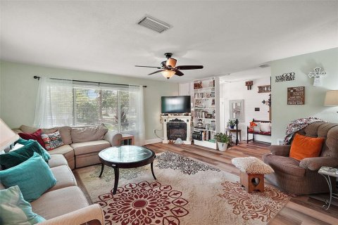 House in Yalaha, Florida 4 bedrooms, 199.55 sq.m. № 1786298 - photo 10