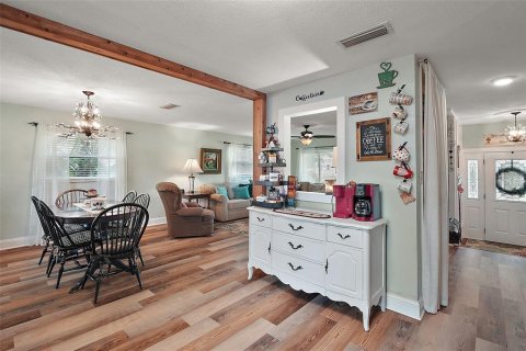House in Yalaha, Florida 4 bedrooms, 199.55 sq.m. № 1786298 - photo 6