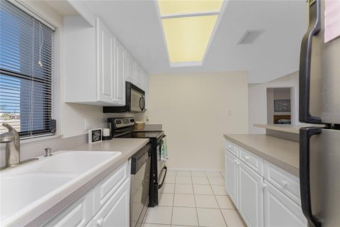 Condo in Punta Gorda, Florida, 2 bedrooms № 2109014 - photo 15