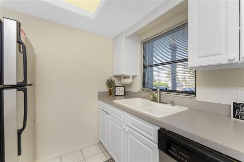 Condo in Punta Gorda, Florida, 2 bedrooms № 2109014 - photo 14
