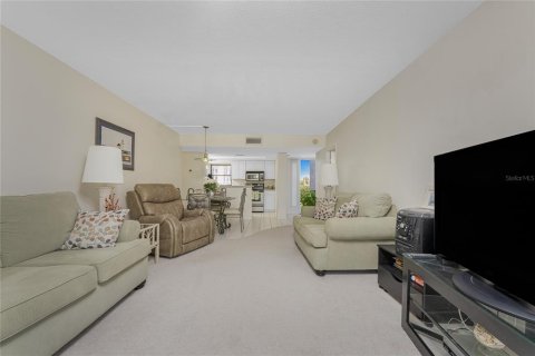 Condo in Punta Gorda, Florida, 2 bedrooms № 2109014 - photo 7