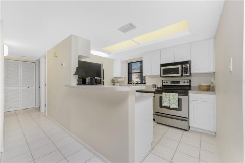 Condo in Punta Gorda, Florida, 2 bedrooms № 2109014 - photo 11