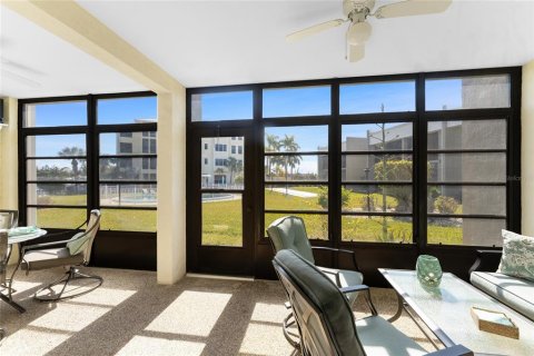 Condo in Punta Gorda, Florida, 2 bedrooms № 2109014 - photo 18
