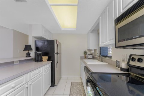 Condo in Punta Gorda, Florida, 2 bedrooms № 2109014 - photo 13
