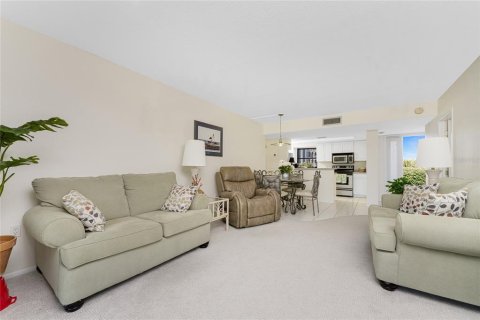Condo in Punta Gorda, Florida, 2 bedrooms № 2109014 - photo 8