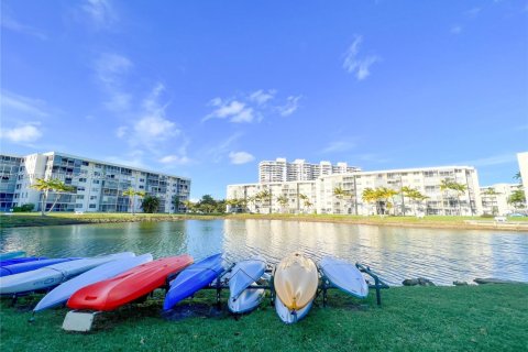 Купить кондоминиум в Авентура, Флорида 1 спальня, 75.9м2, № 1958052 - фото 24