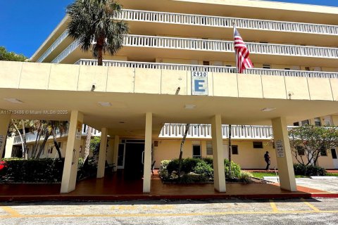 Купить кондоминиум в Авентура, Флорида 1 спальня, 75.9м2, № 1958052 - фото 4