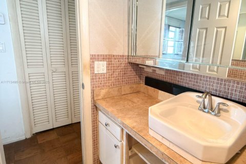 Купить кондоминиум в Авентура, Флорида 1 спальня, 75.9м2, № 1958052 - фото 9