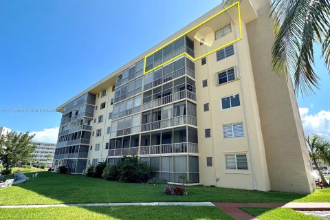 Купить кондоминиум в Авентура, Флорида 1 спальня, 75.9м2, № 1958052 - фото 17