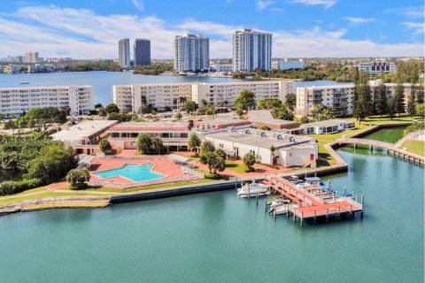 Купить кондоминиум в Авентура, Флорида 1 спальня, 75.9м2, № 1958052 - фото 25