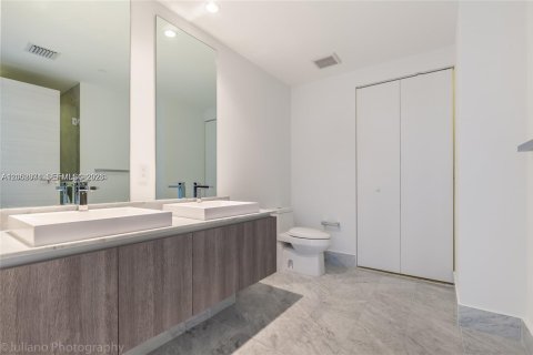 Снять в аренду кондоминиум в Майами, Флорида 1 спальня, 81.85м2, № 2179230 - фото 10