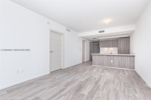 Снять в аренду кондоминиум в Майами, Флорида 1 спальня, 81.85м2, № 2179230 - фото 6