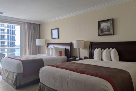 Condominio en venta en Sunny Isles Beach, Florida, 33.44 m2 № 1887176 - foto 1