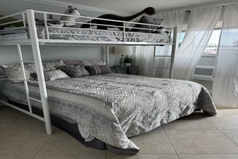 Купить кондоминиум в Халландейл-Бич, Флорида 1 спальня, 58.06м2, № 2013203 - фото 11