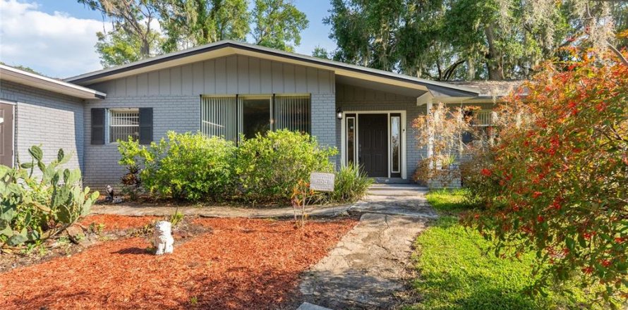 Casa en Auburndale, Florida 3 dormitorios, 206.34 m2 № 1852913