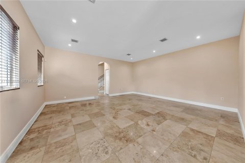 Commercial property in Miami, Florida 424.75 sq.m. № 2025983 - photo 30