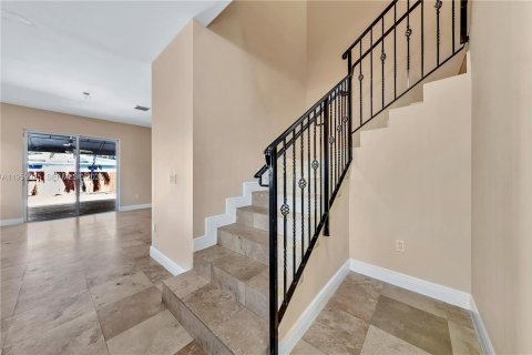 Commercial property in Miami, Florida 424.75 sq.m. № 2025983 - photo 21