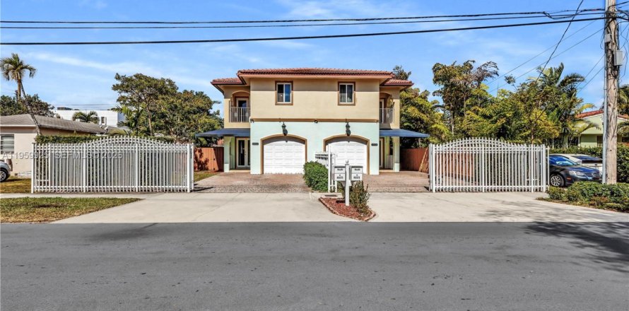 Commercial property in Miami, Florida 424.75 sq.m. № 2025983