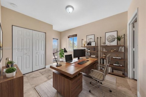 Commercial property in Miami, Florida 424.75 sq.m. № 2025983 - photo 11