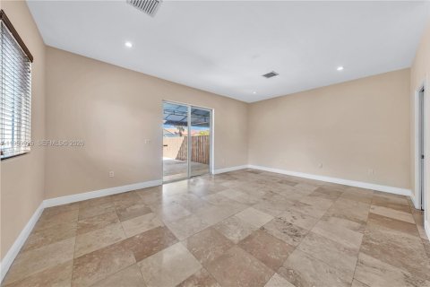 Commercial property in Miami, Florida 424.75 sq.m. № 2025983 - photo 19