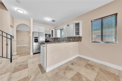 Commercial property in Miami, Florida 424.75 sq.m. № 2025983 - photo 16