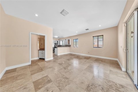 Commercial property in Miami, Florida 424.75 sq.m. № 2025983 - photo 20