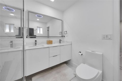 Снять в аренду виллу или дом в Холливуд, Флорида 3 спальни, 144.93м2, № 1938603 - фото 27
