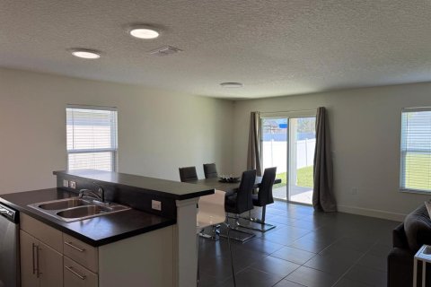 Villa ou maison à vendre à Tavares, Floride: 4 chambres, 158.03 m2 № 1883291 - photo 6