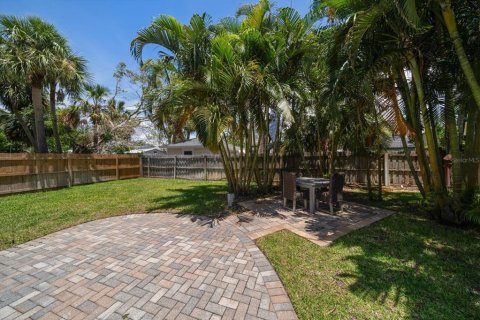 House in Clearwater, Florida 4 bedrooms, 134.34 sq.m. № 1808207 - photo 27