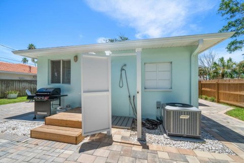House in Clearwater, Florida 4 bedrooms, 134.34 sq.m. № 1808207 - photo 30