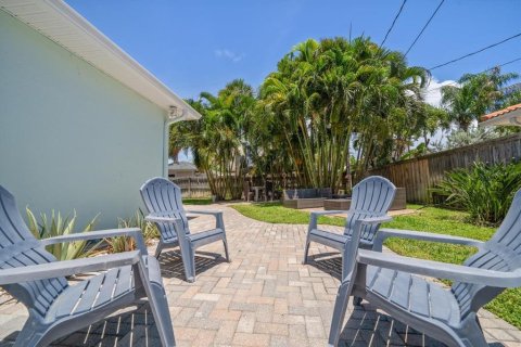 House in Clearwater, Florida 4 bedrooms, 134.34 sq.m. № 1808207 - photo 28