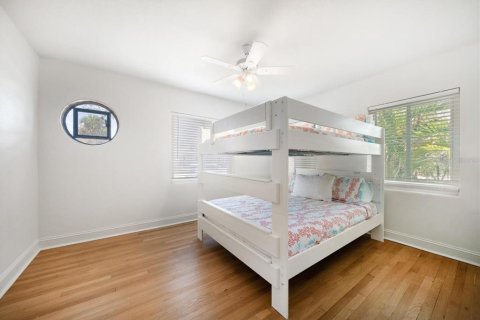 House in Clearwater, Florida 4 bedrooms, 134.34 sq.m. № 1808207 - photo 10