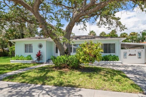 House in Clearwater, Florida 4 bedrooms, 134.34 sq.m. № 1808207 - photo 4