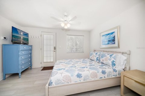 House in Clearwater, Florida 4 bedrooms, 134.34 sq.m. № 1808207 - photo 23