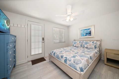 House in Clearwater, Florida 4 bedrooms, 134.34 sq.m. № 1808207 - photo 22